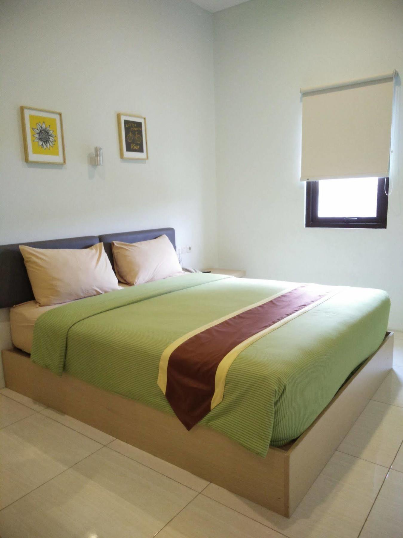 Sentra Inn Bandung Exterior photo