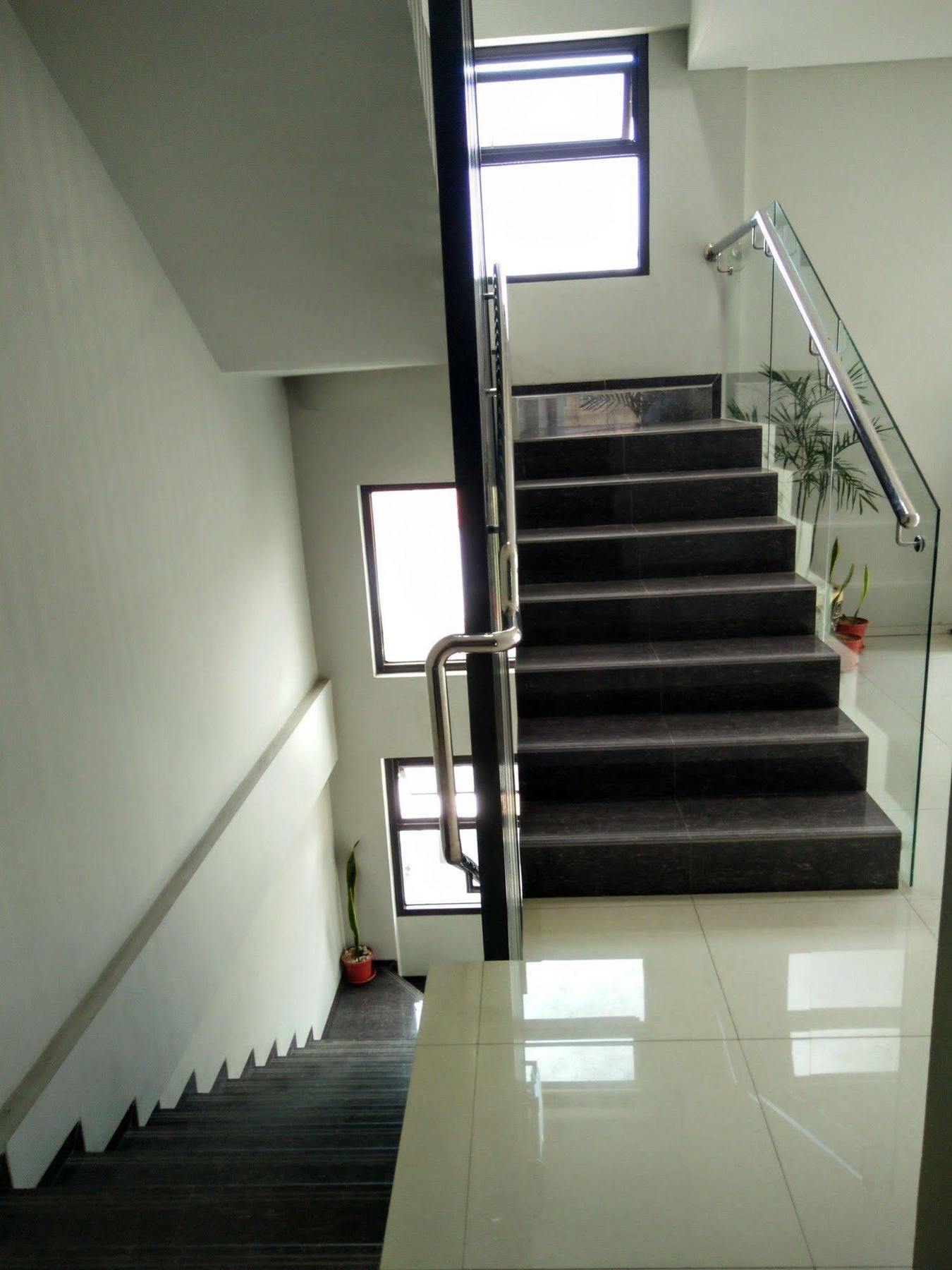 Sentra Inn Bandung Exterior photo